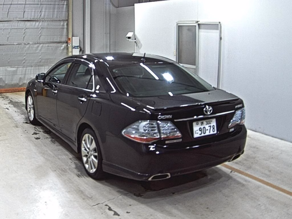 TOYOTA CROWN