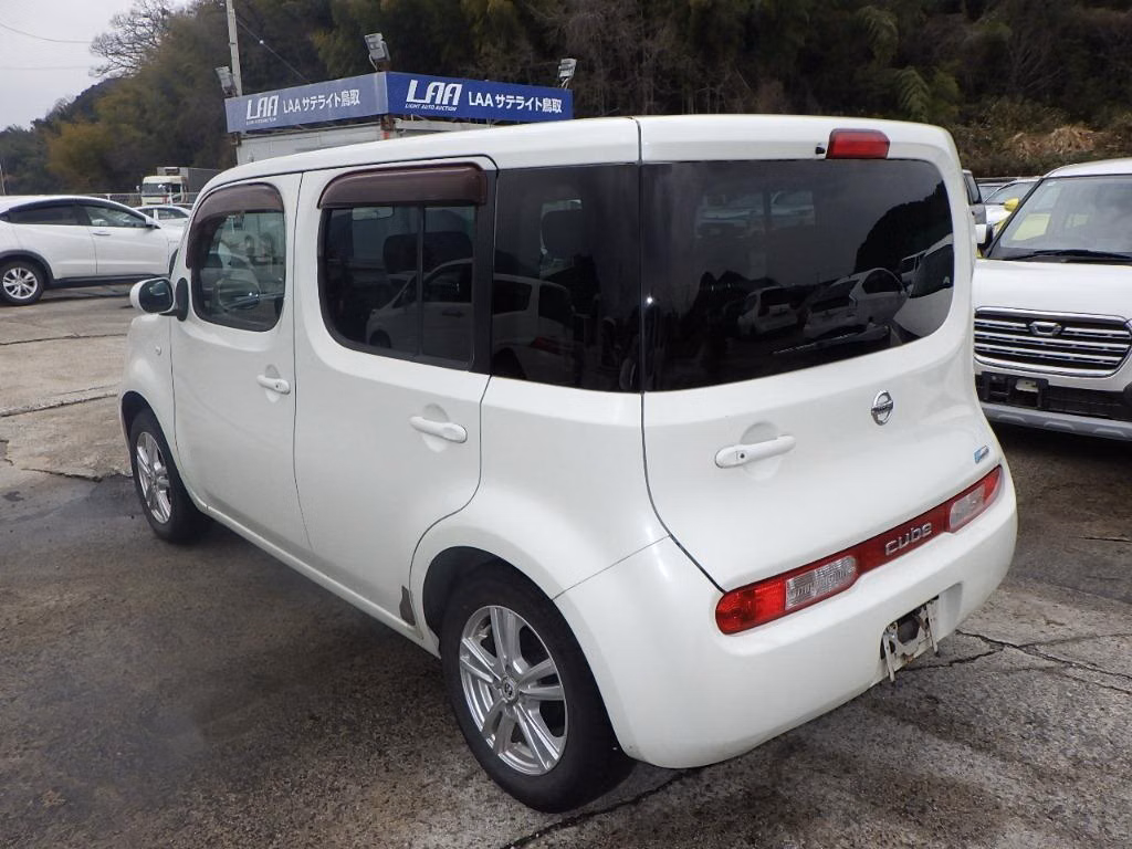 NISSAN CUBE