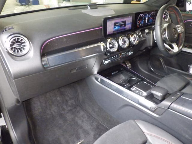 MERCEDES-BENZ GLB-CLASS