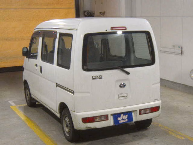 TOYOTA PIXIS VAN