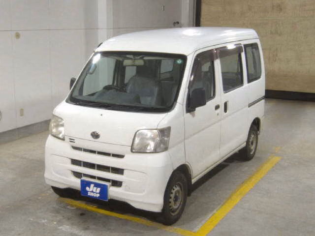TOYOTA PIXIS VAN