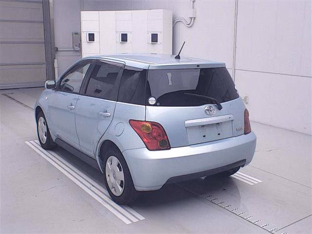 TOYOTA IST