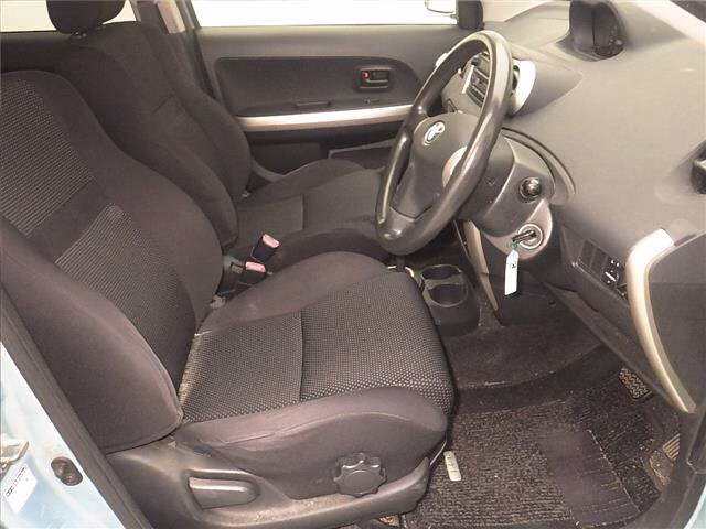 TOYOTA IST