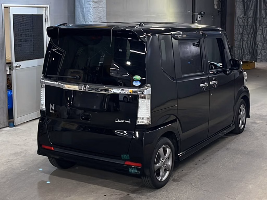 HONDA N-BOX