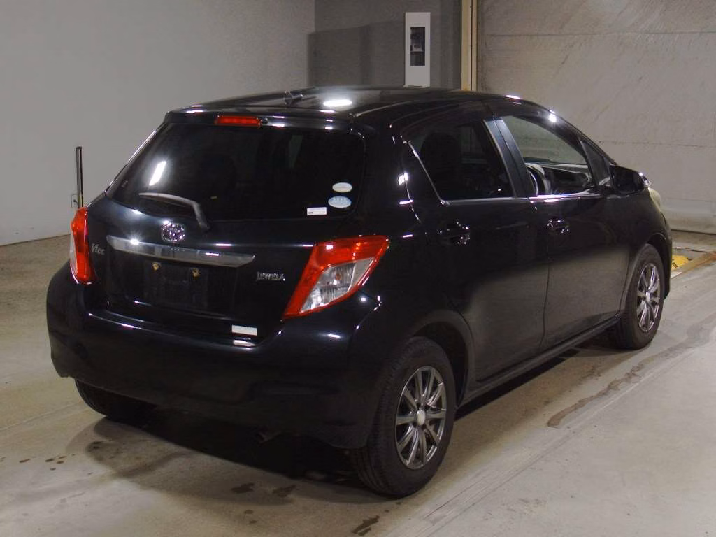 TOYOTA VITZ