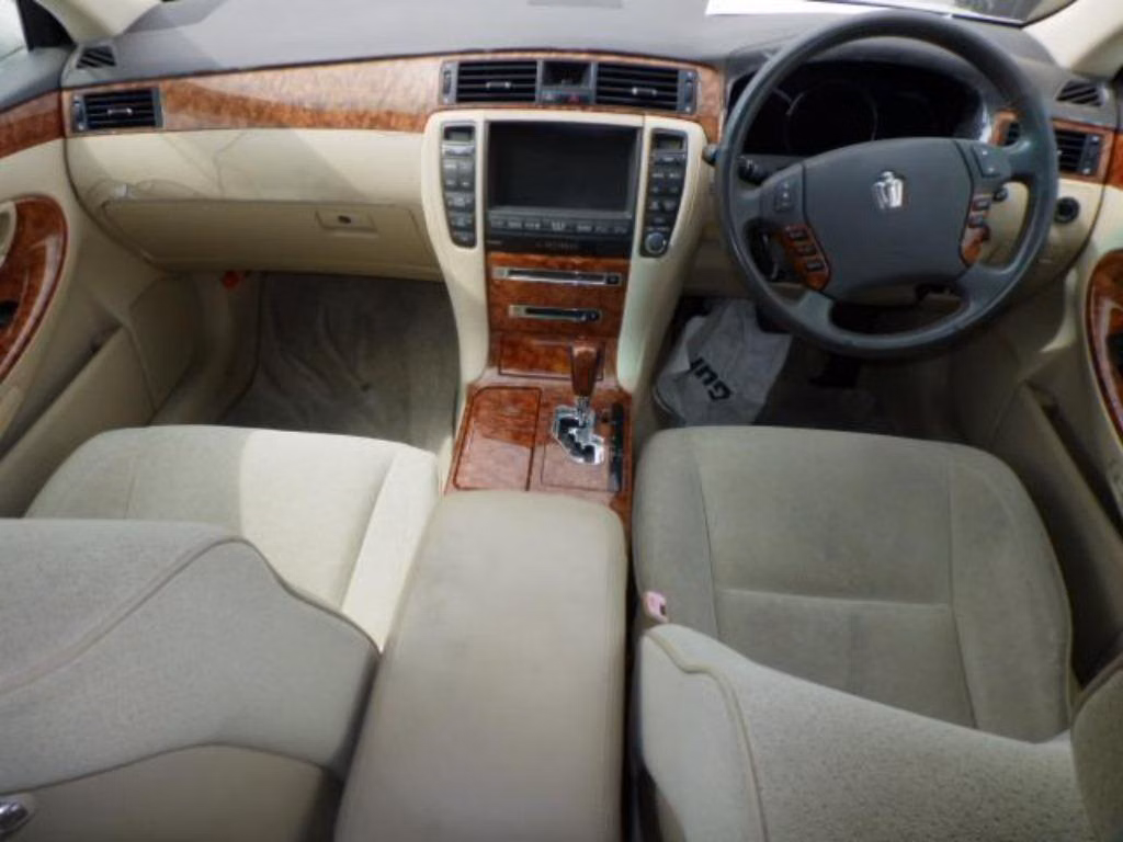 TOYOTA CROWN