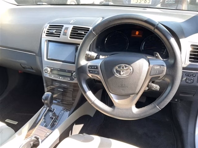 TOYOTA AVENSIS