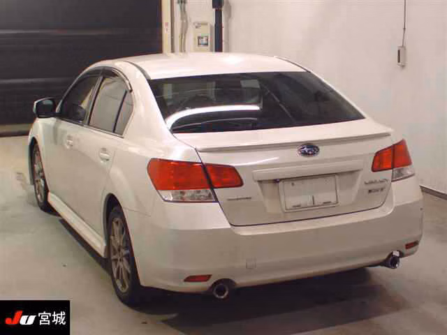 SUBARU LEGACY B4