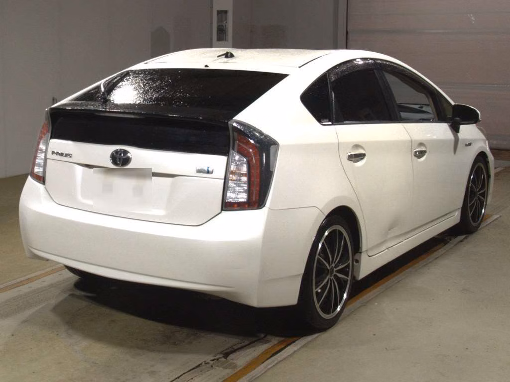 TOYOTA PRIUS