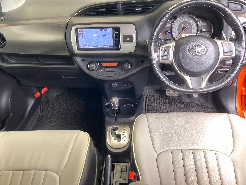 TOYOTA VITZ