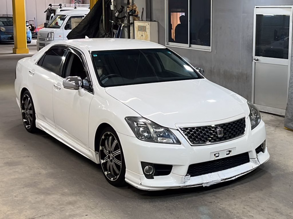 TOYOTA CROWN
