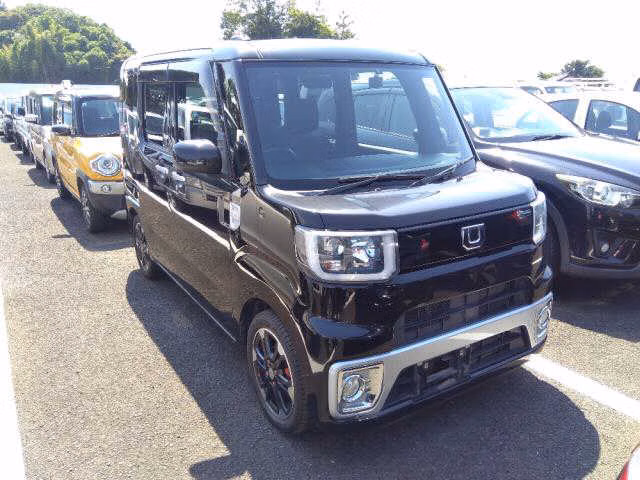 DAIHATSU WAKE