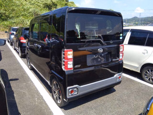 DAIHATSU WAKE