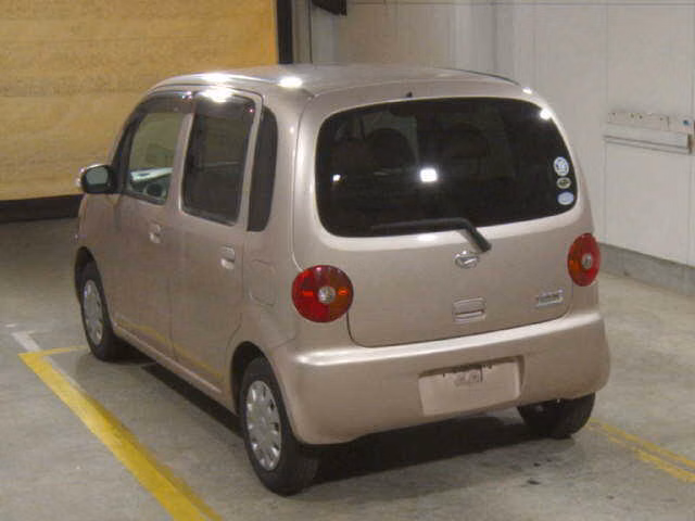 DAIHATSU MOVE LATTE