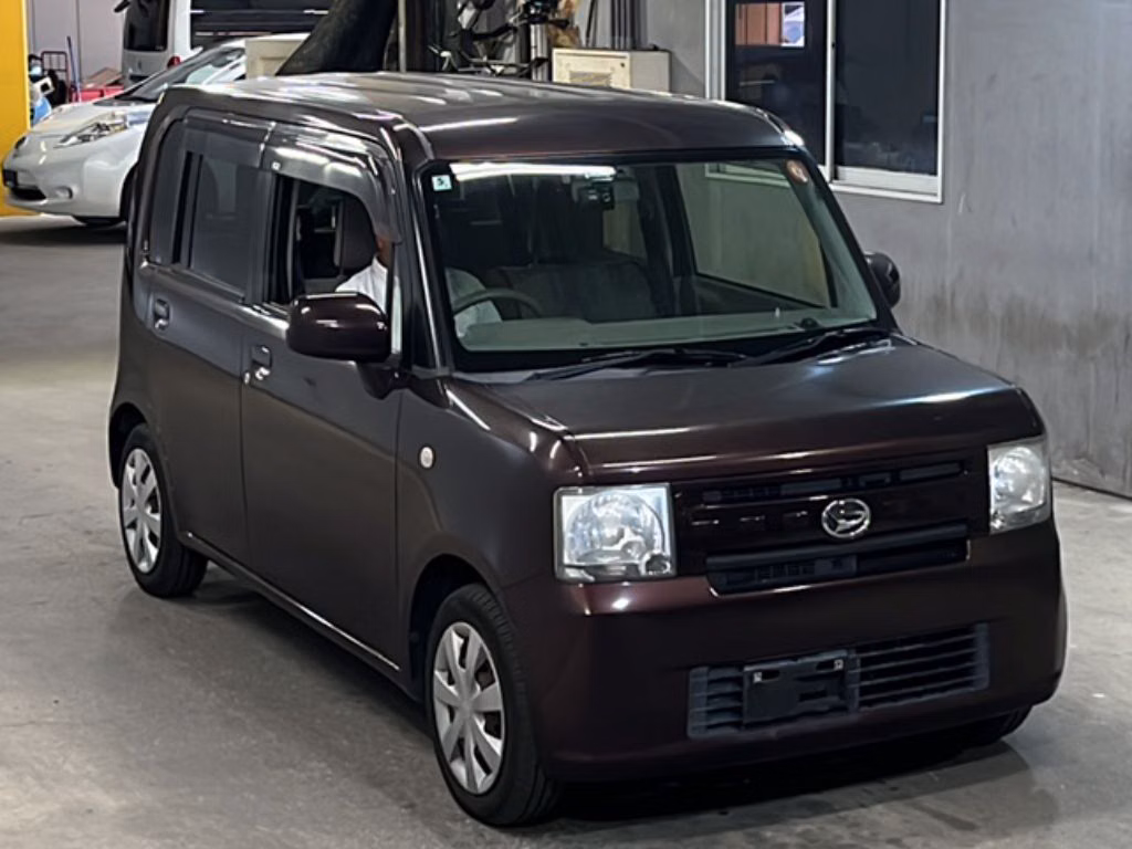 DAIHATSU MOVE CONTE