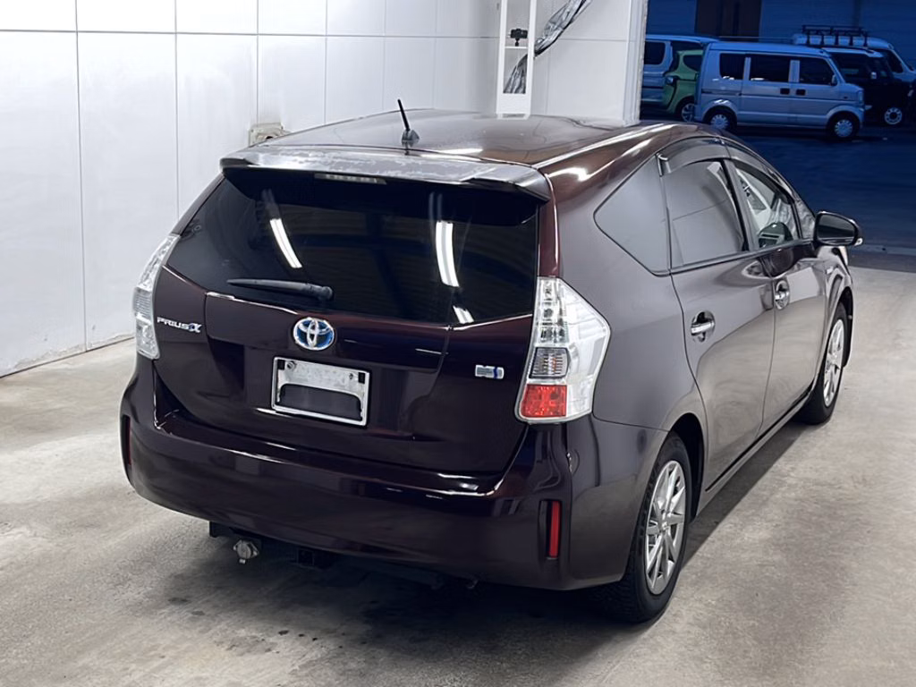 TOYOTA PRIUS ALPHA
