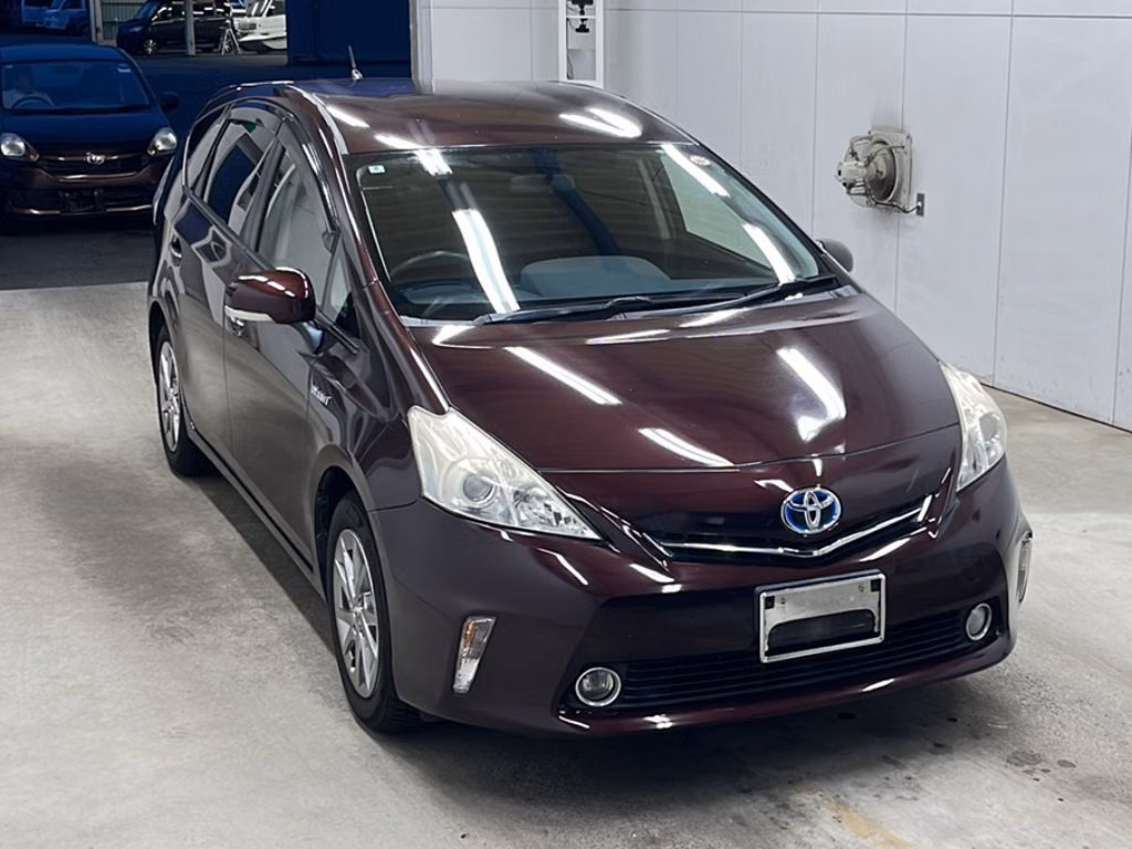 TOYOTA PRIUS ALPHA