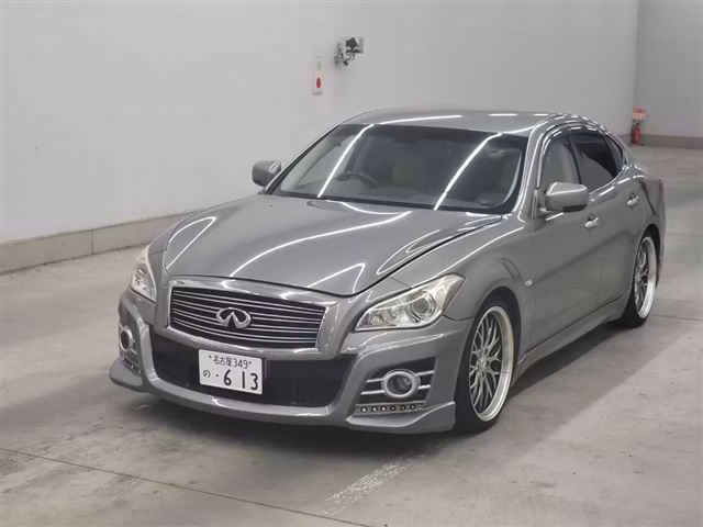NISSAN FUGA