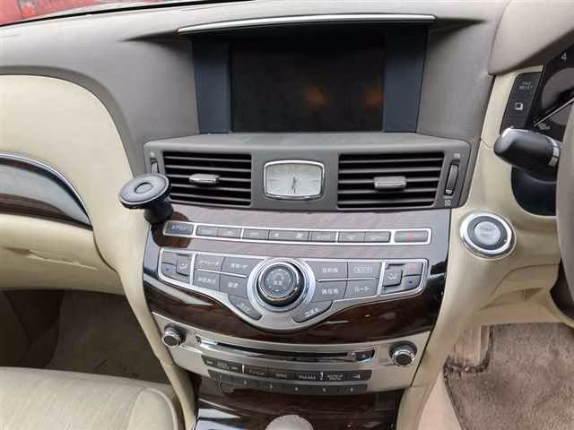 NISSAN FUGA
