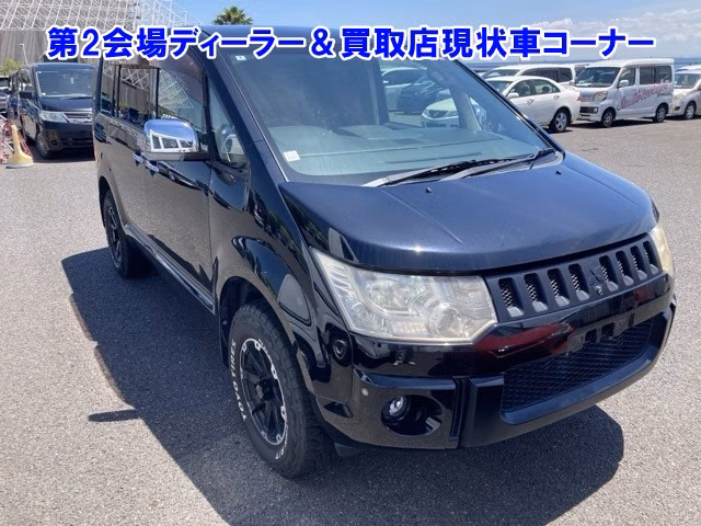 MITSUBISHI DELICA D:5