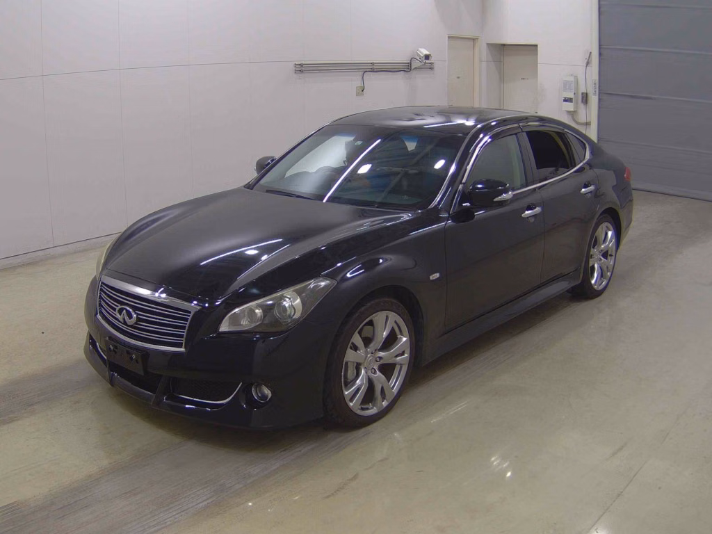 NISSAN FUGA