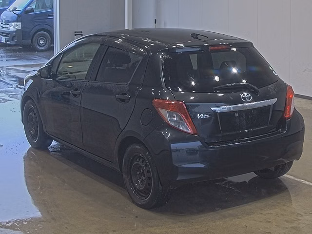 TOYOTA VITZ