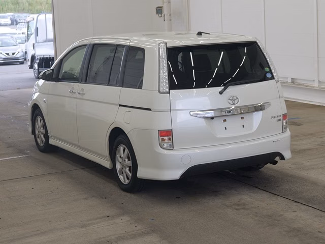 TOYOTA ISIS
