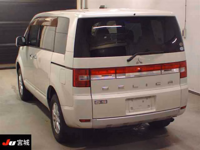 MITSUBISHI DELICA D:5