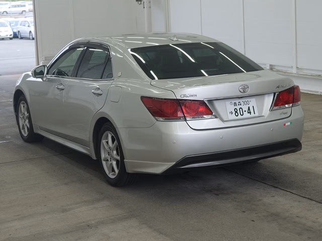 TOYOTA CROWN