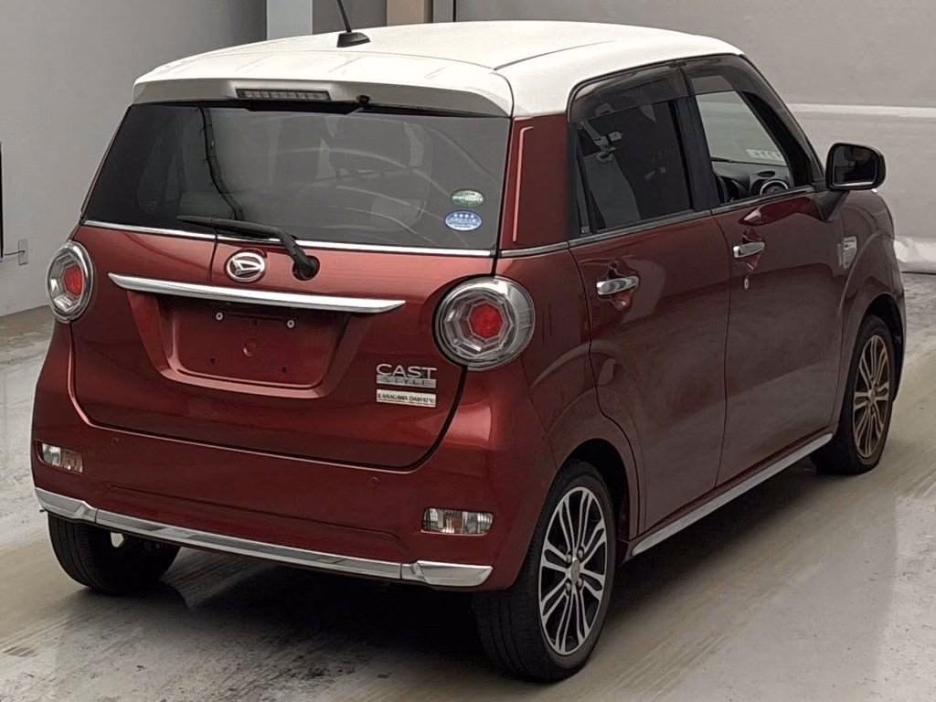 DAIHATSU CAST