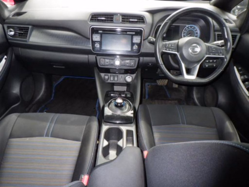 NISSAN LEAF