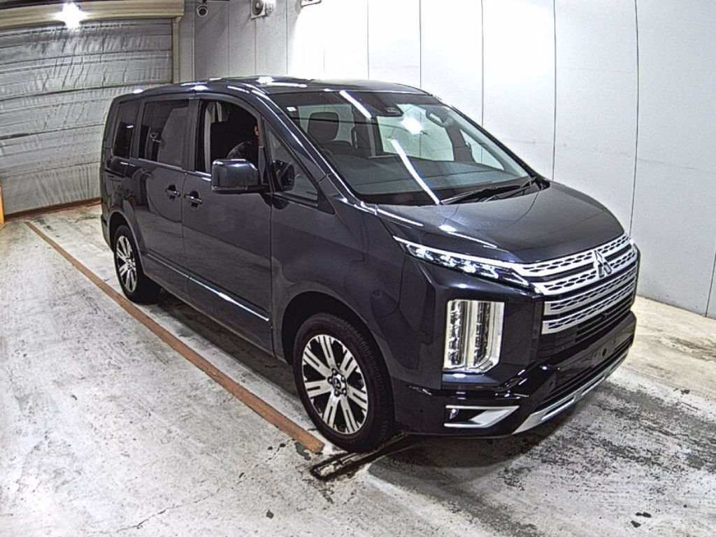 MITSUBISHI DELICA D:5