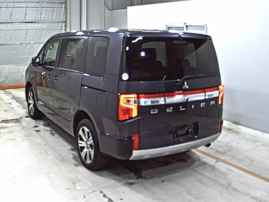 MITSUBISHI DELICA D:5