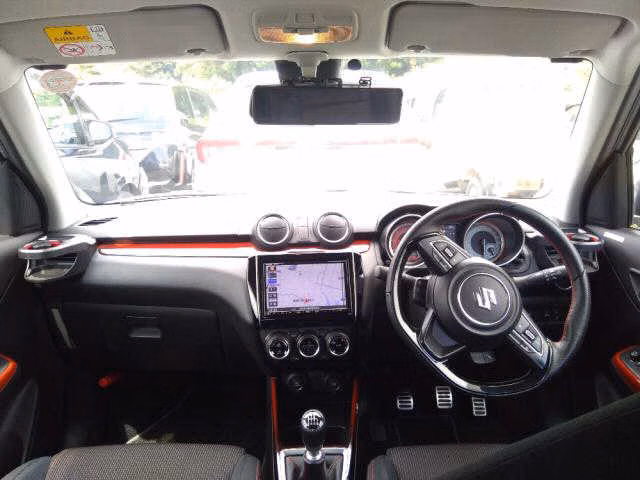 SUZUKI SWIFT