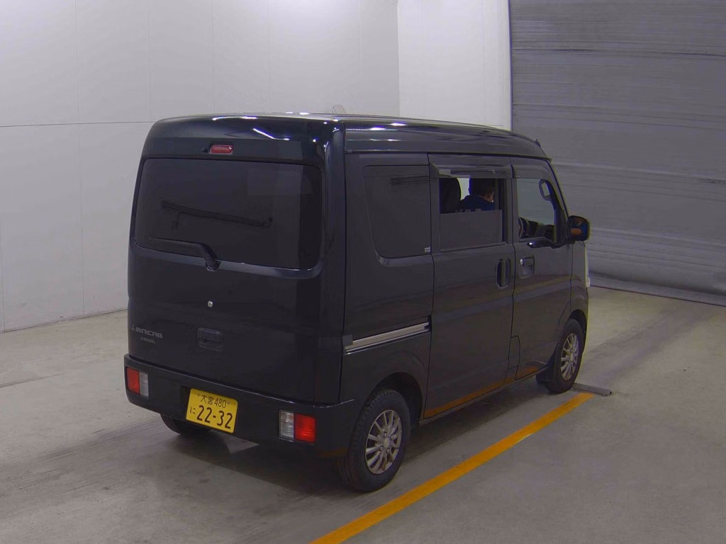 MITSUBISHI MINICAB