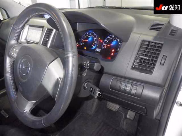 MAZDA MPV