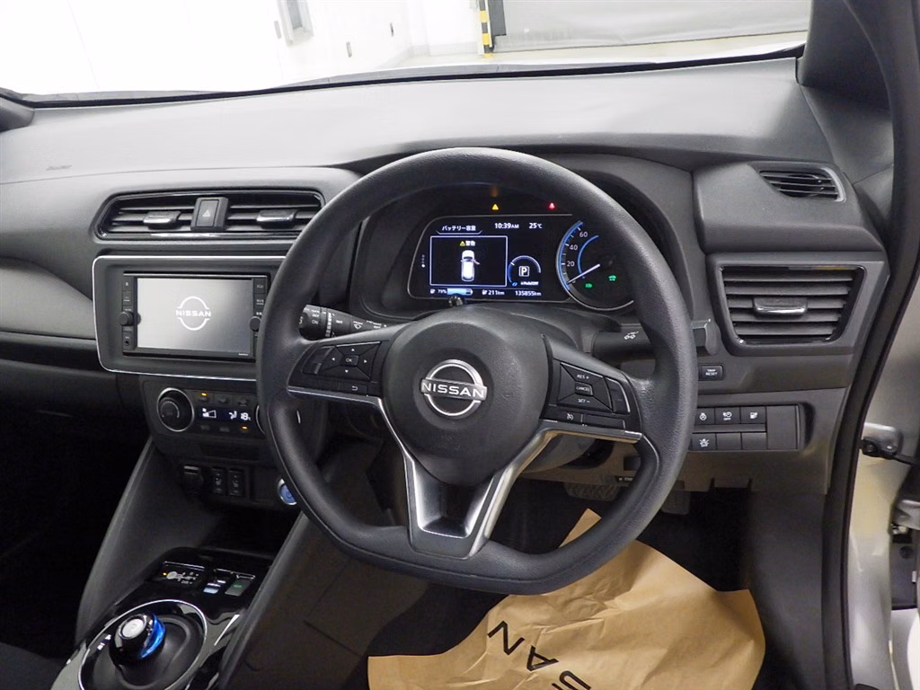 NISSAN LEAF
