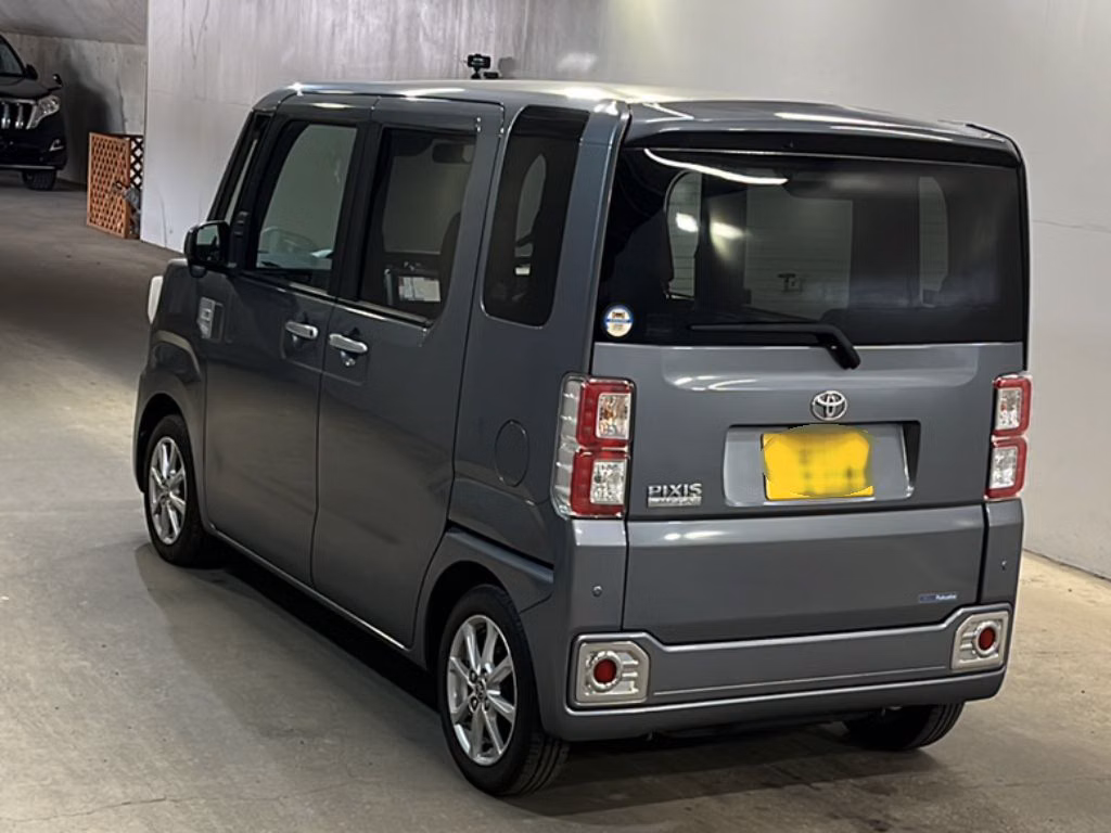 TOYOTA PIXIS MEGA