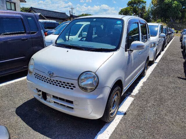 DAIHATSU MOVE LATTE