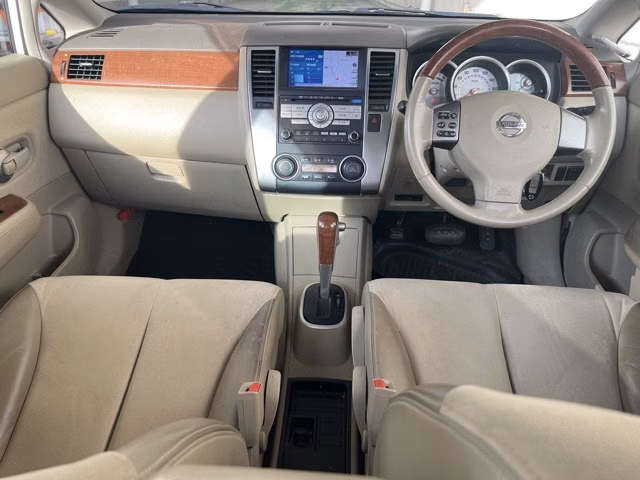 NISSAN TIIDA LATIO