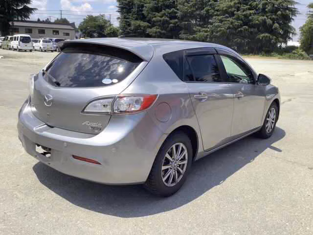MAZDA AXELA