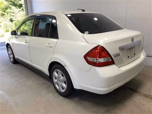 NISSAN TIIDA LATIO