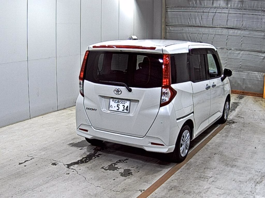 TOYOTA ROOMY