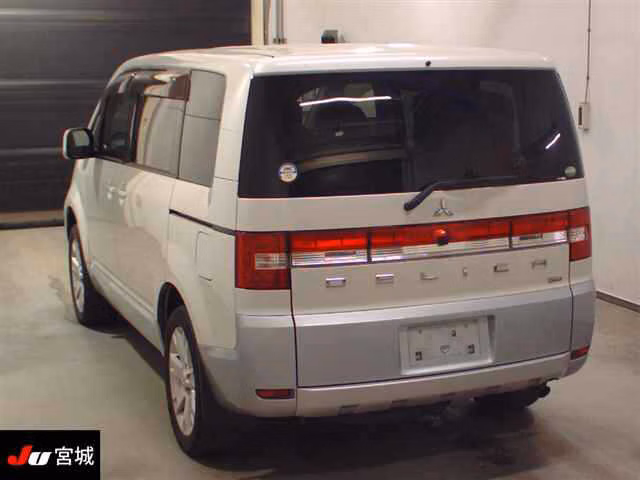 MITSUBISHI DELICA D:5