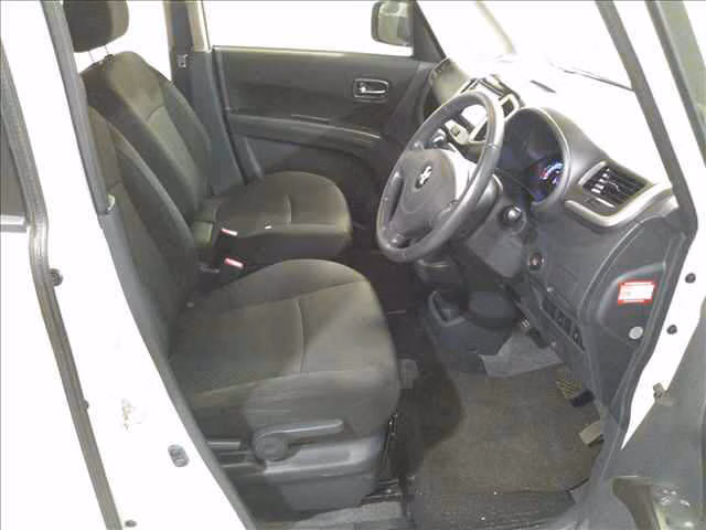 MITSUBISHI DELICA D:2