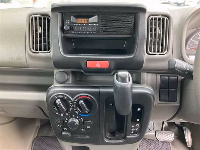 MITSUBISHI MINICAB