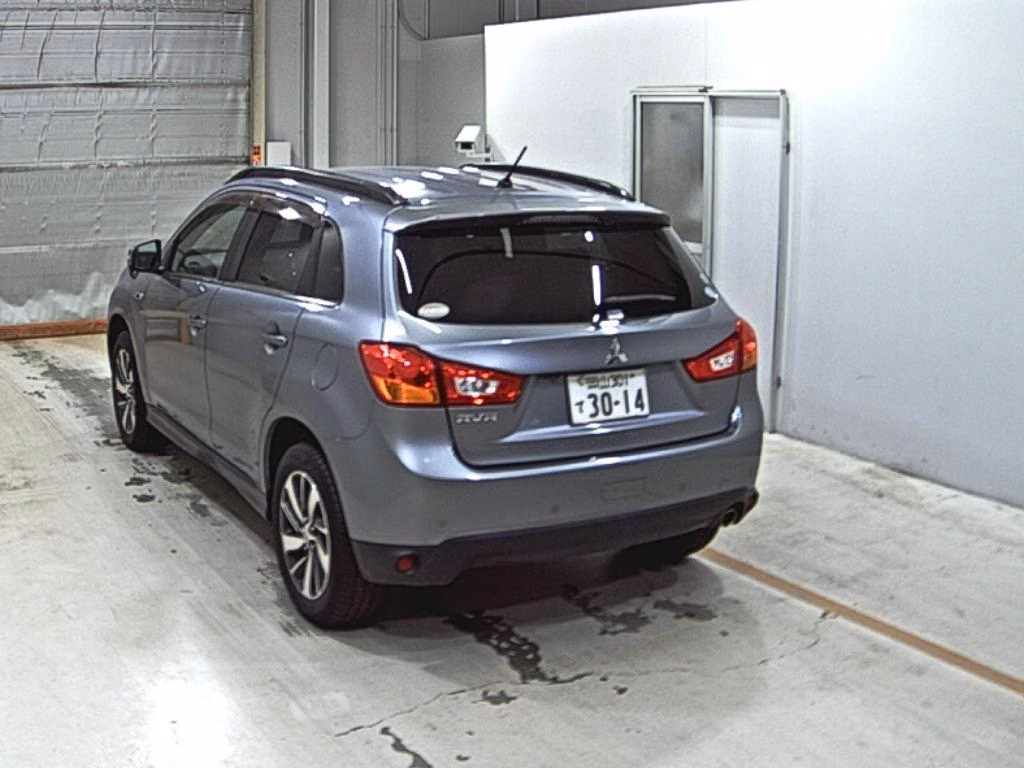 MITSUBISHI RVR