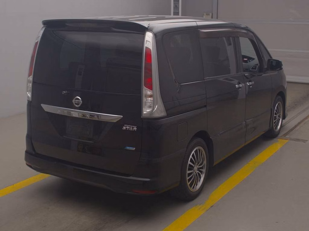 NISSAN SERENA
