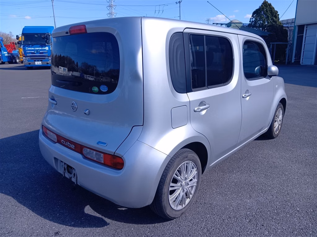 NISSAN CUBE