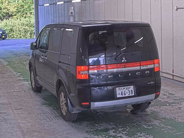 MITSUBISHI DELICA D:5
